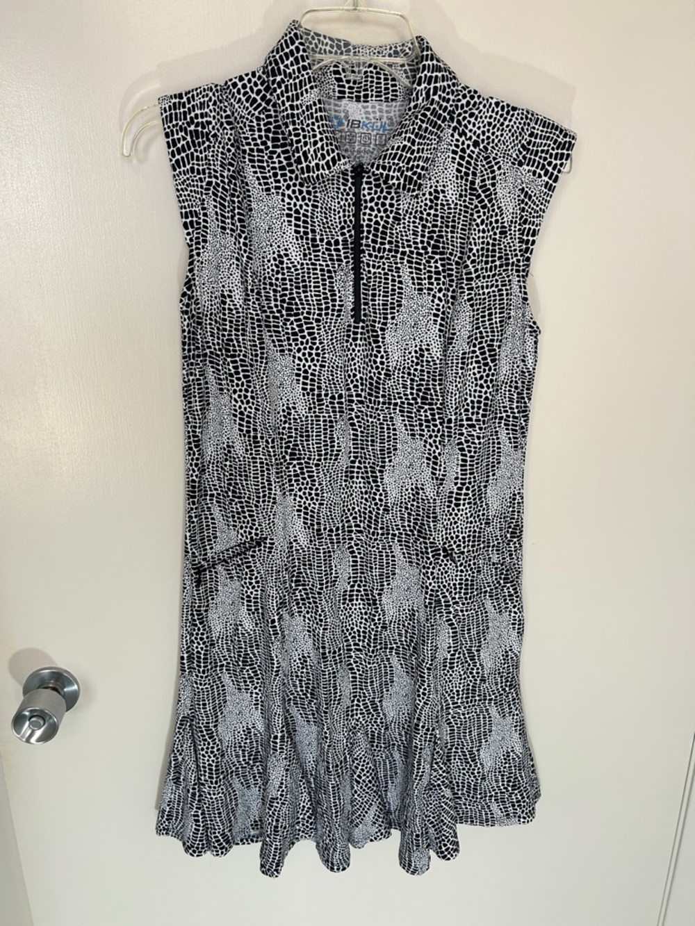 IBKUL Black and White Sleeveless Mini Golf / Tennis / Sport Sun Protection Dress